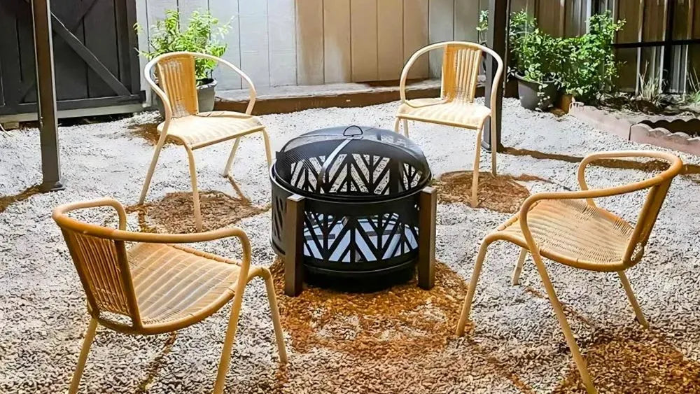 How Do You Keep Warm Under a Pergola for Nighttime World Cup Matches?