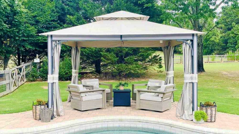 Poolside Perfection: A Designer’s Take on Creating a Backyard Sanctuary