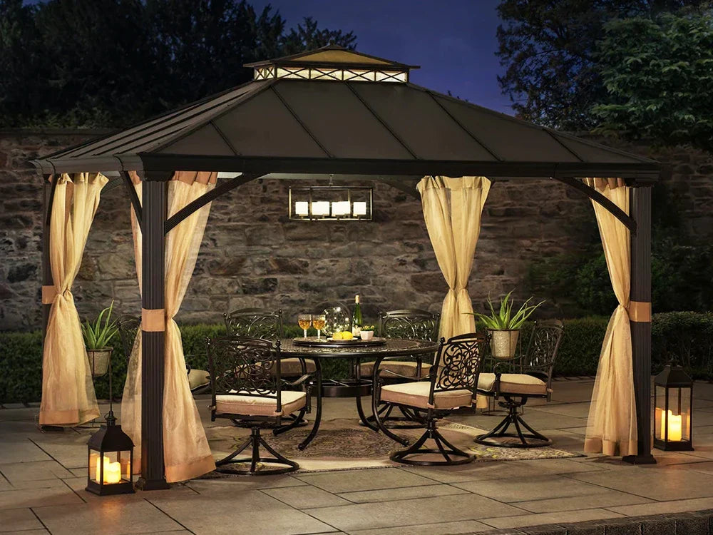 Weg mit dem Terrassen‑Chaos: Clevere Stauraum‑Ideen unter Pavillons und Carports