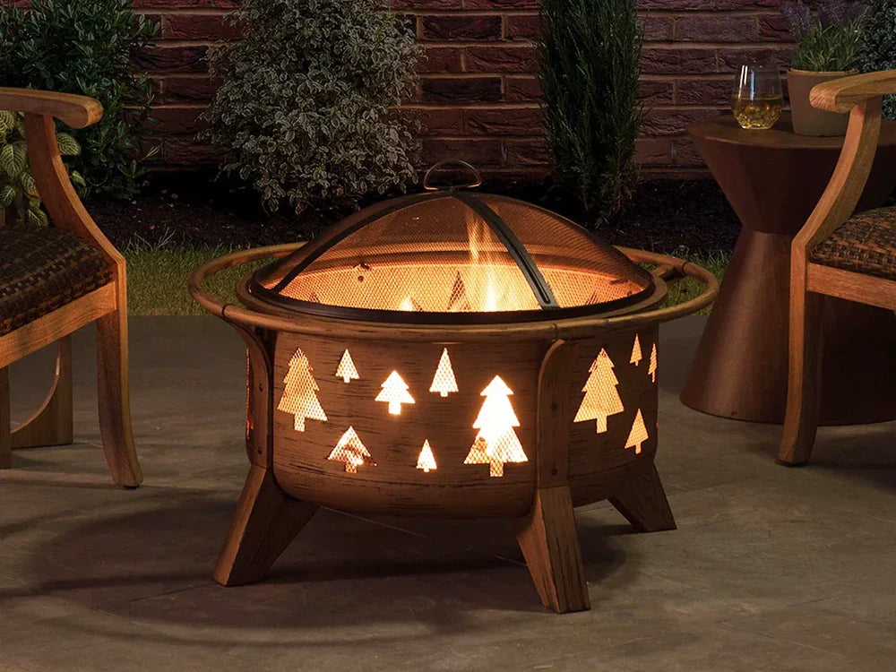 Considerate & Low‑Smoke Evenings: Wood Types, Secondary Combustion & Neighbor Rules