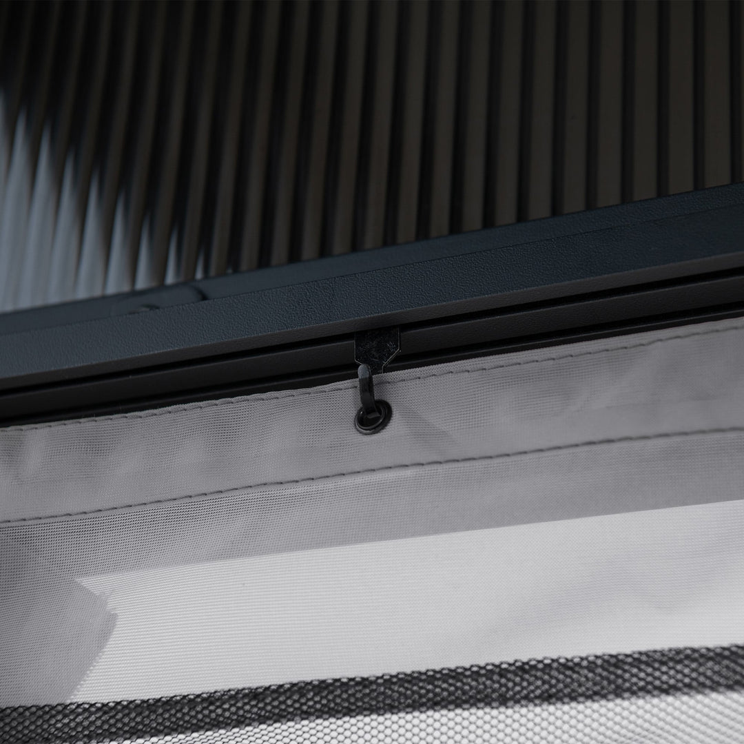 Stahl Wandpavillon MEIJE mit Vorhängen und Netz - 360cm x 300cm, schwarz
